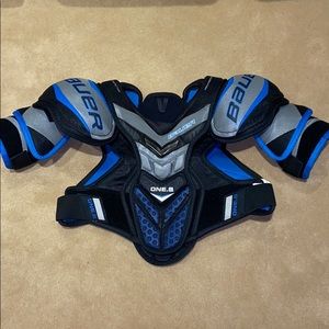 Bauer Supreme One.8 Shoulder pads Junior large